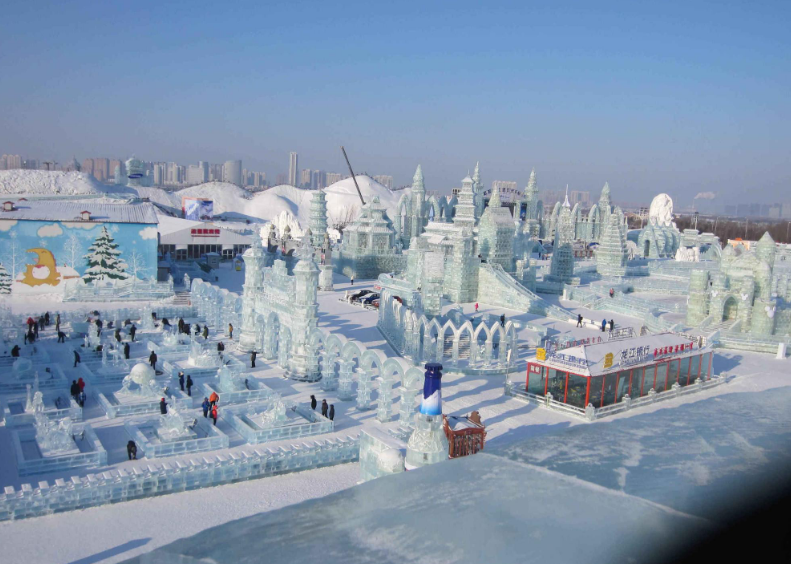 冰雪户外运动攻略：装备、技巧与安全指南