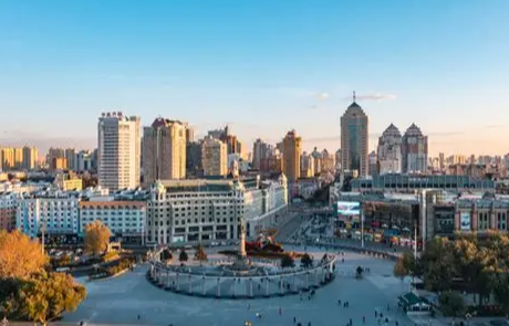 《雪地摩托:冬季冒险之旅,体验速度与激情的完美结合》